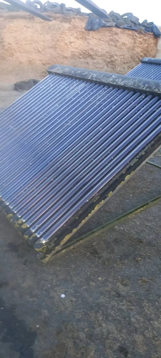 Solar water heating system - Image 1