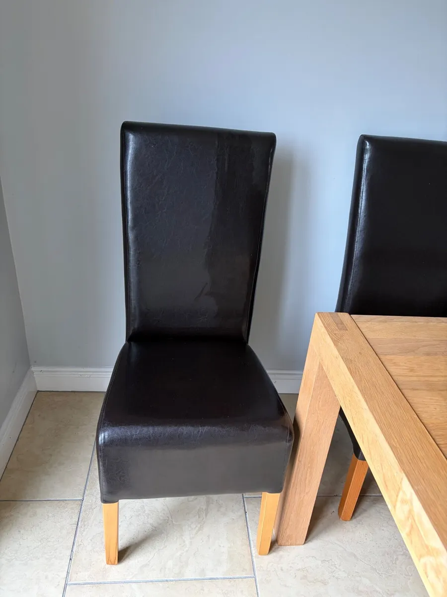 Dining Table and 6 chairs - Image 1