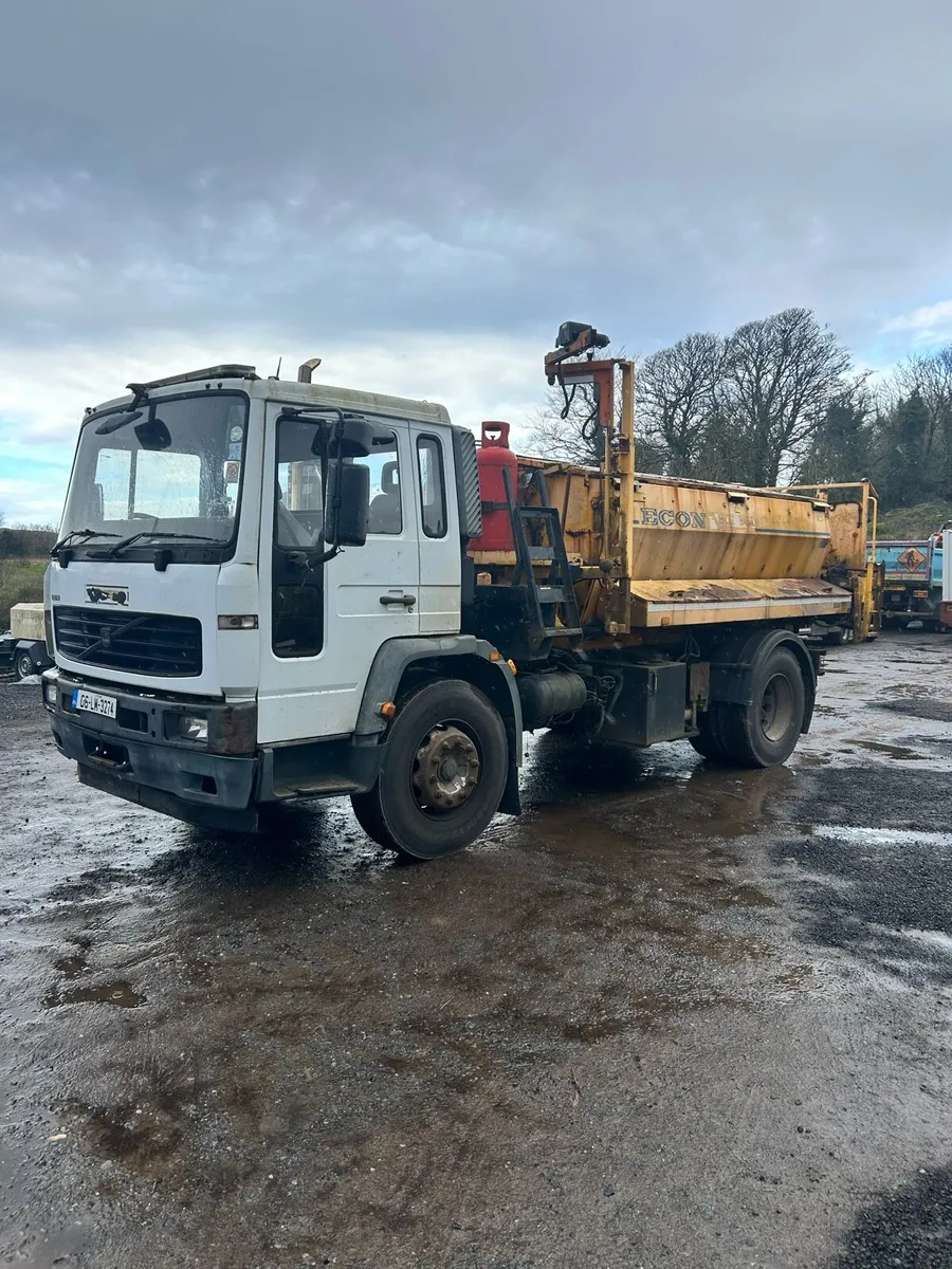 volvo hotbox lorry - Image 1
