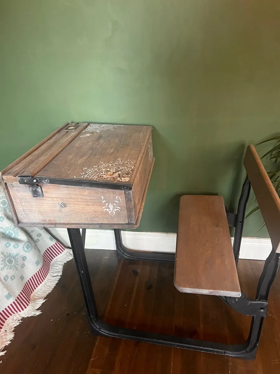 School bench - Image 2
