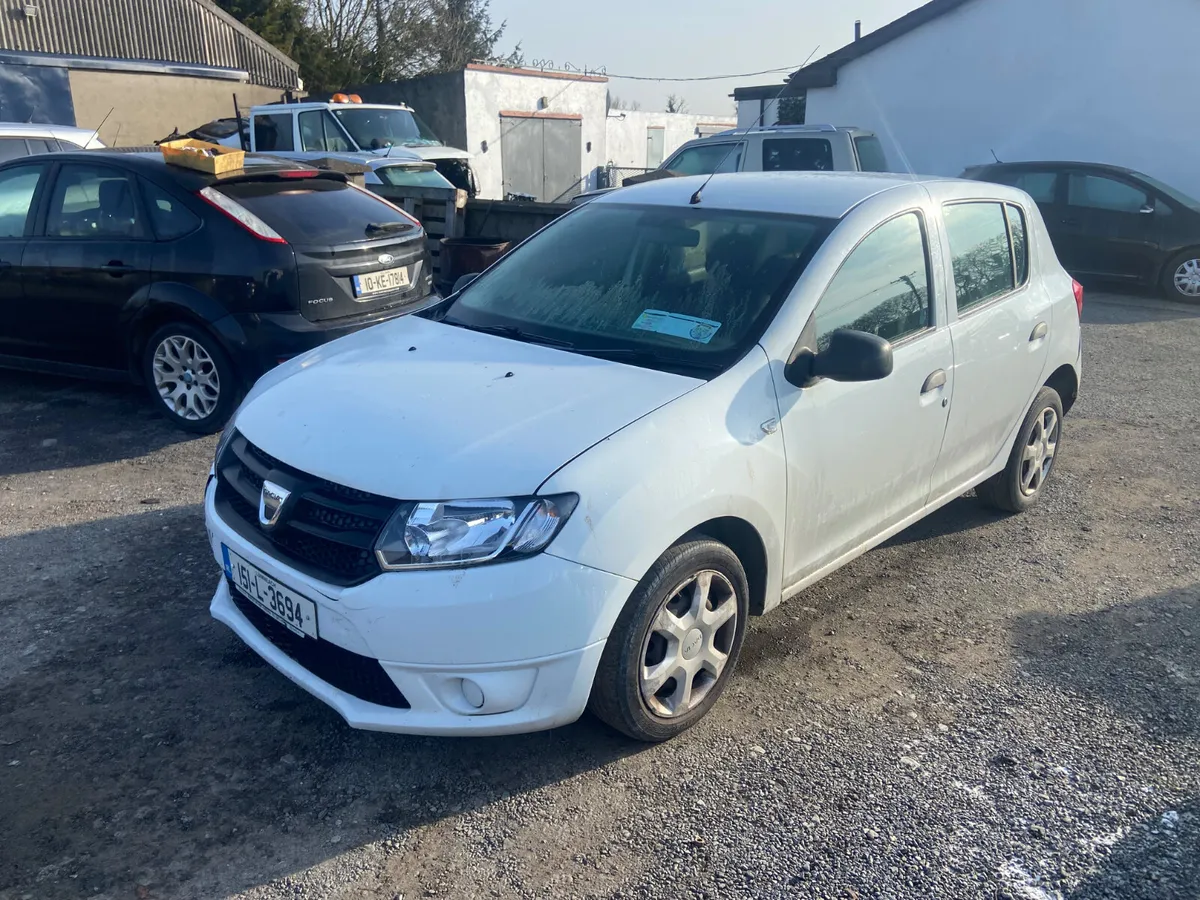 2015 Dacia sandero 1.2  needs bumpers - Image 1
