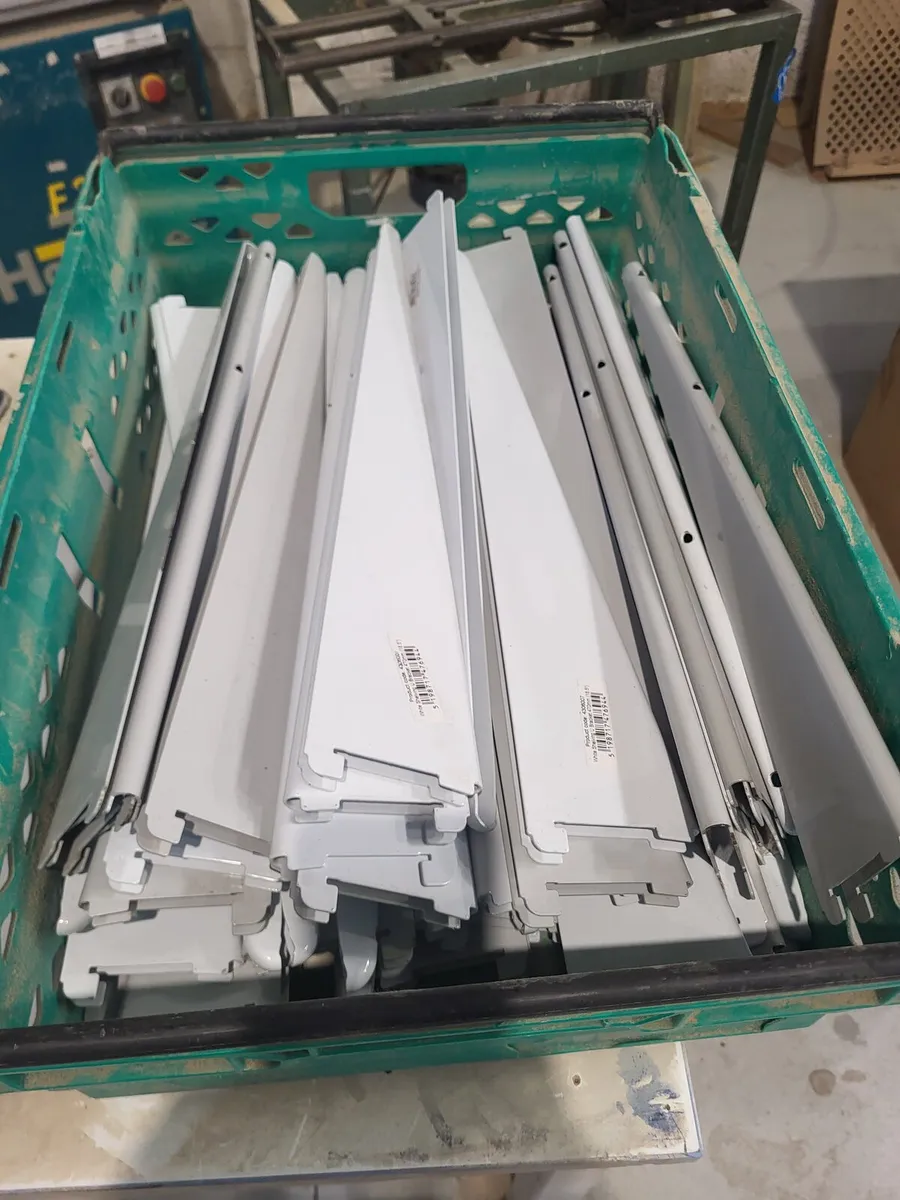 Spur shelving - Image 2