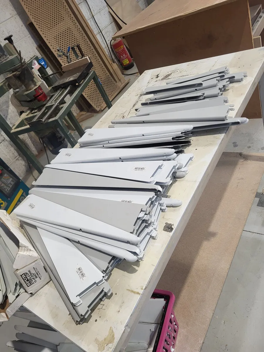 Spur shelving - Image 3