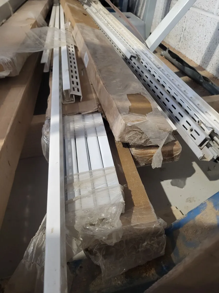 Spur shelving - Image 4