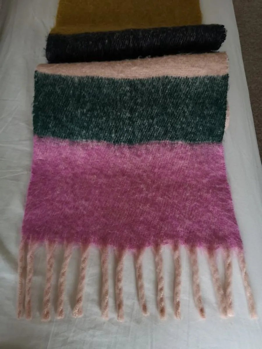 Women's Long Scarf - 4 pics - Image 1