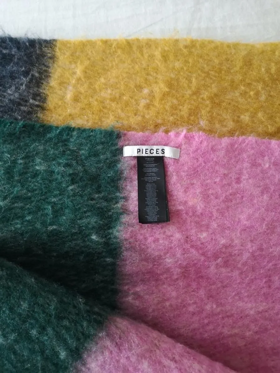 Women's Long Scarf - 4 pics - Image 3