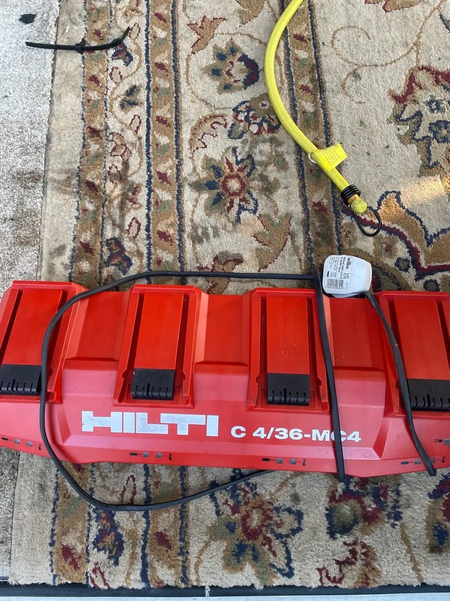Hilti 4 gang battery charger - Image 1