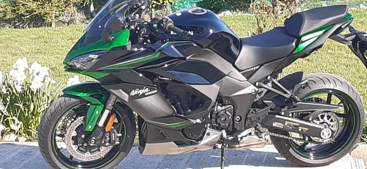 Kawasaki 1000SX - Image 2