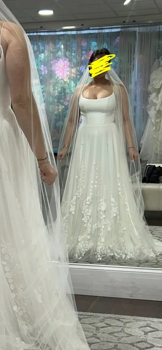 Wedding dress - Image 1