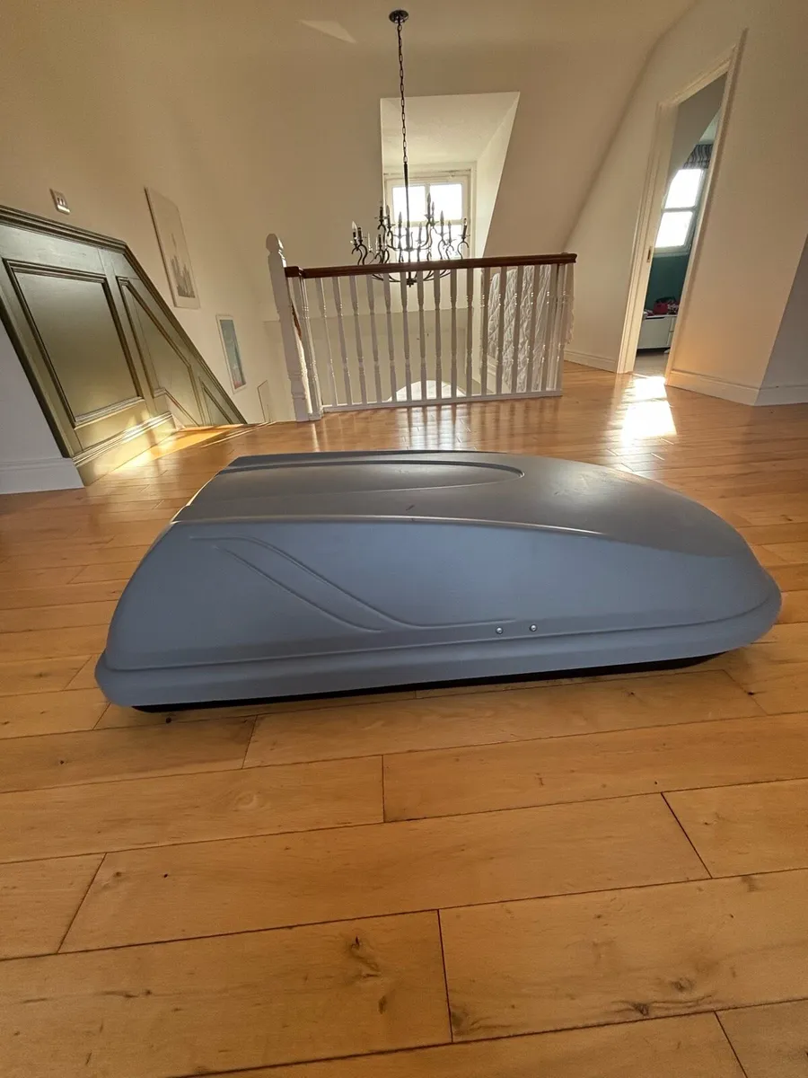 BMW car roof box, and cross bars - Image 2
