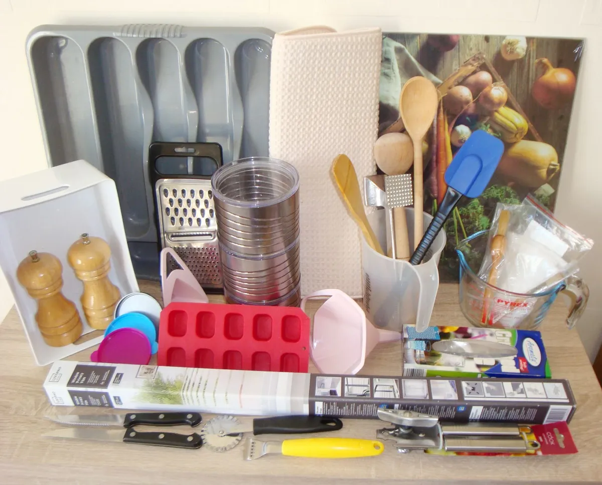 Mixed kitchen items bundle - Image 1