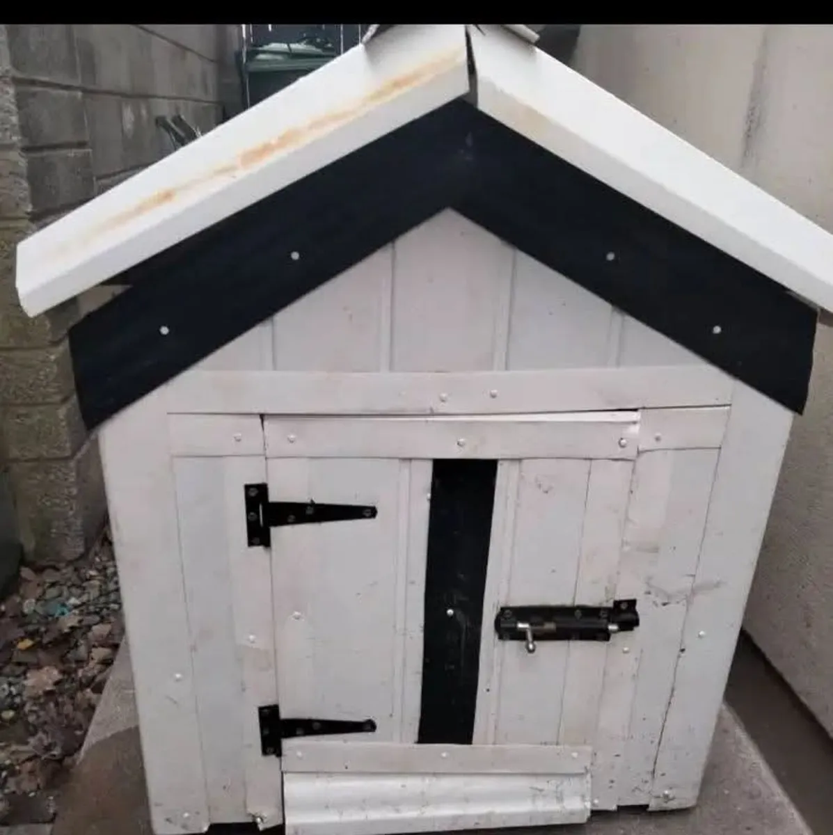 Pvc dog box for sale - Image 1