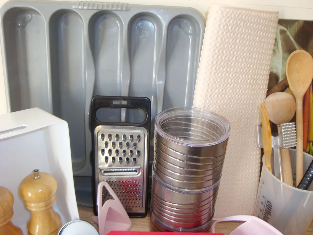 Mixed kitchen items bundle - Image 3
