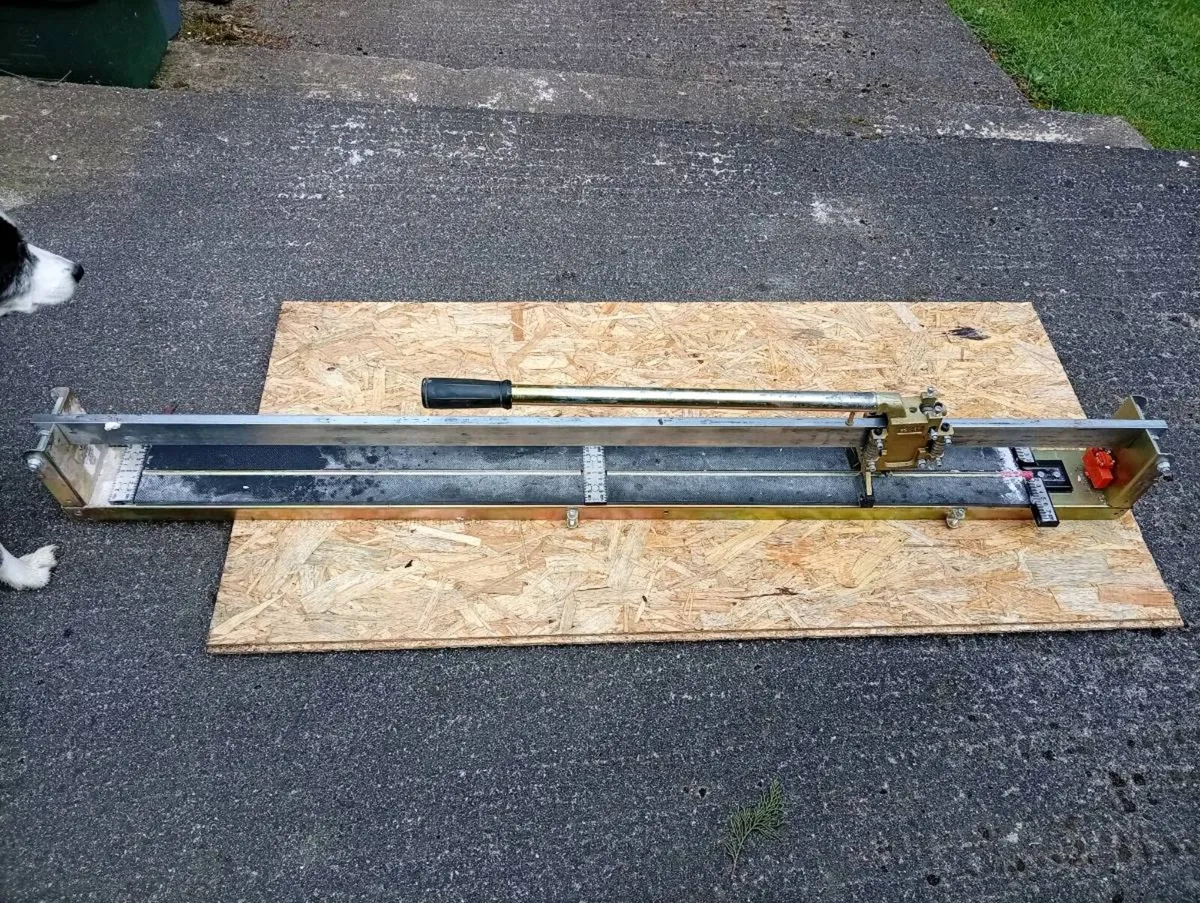 Tile cutter