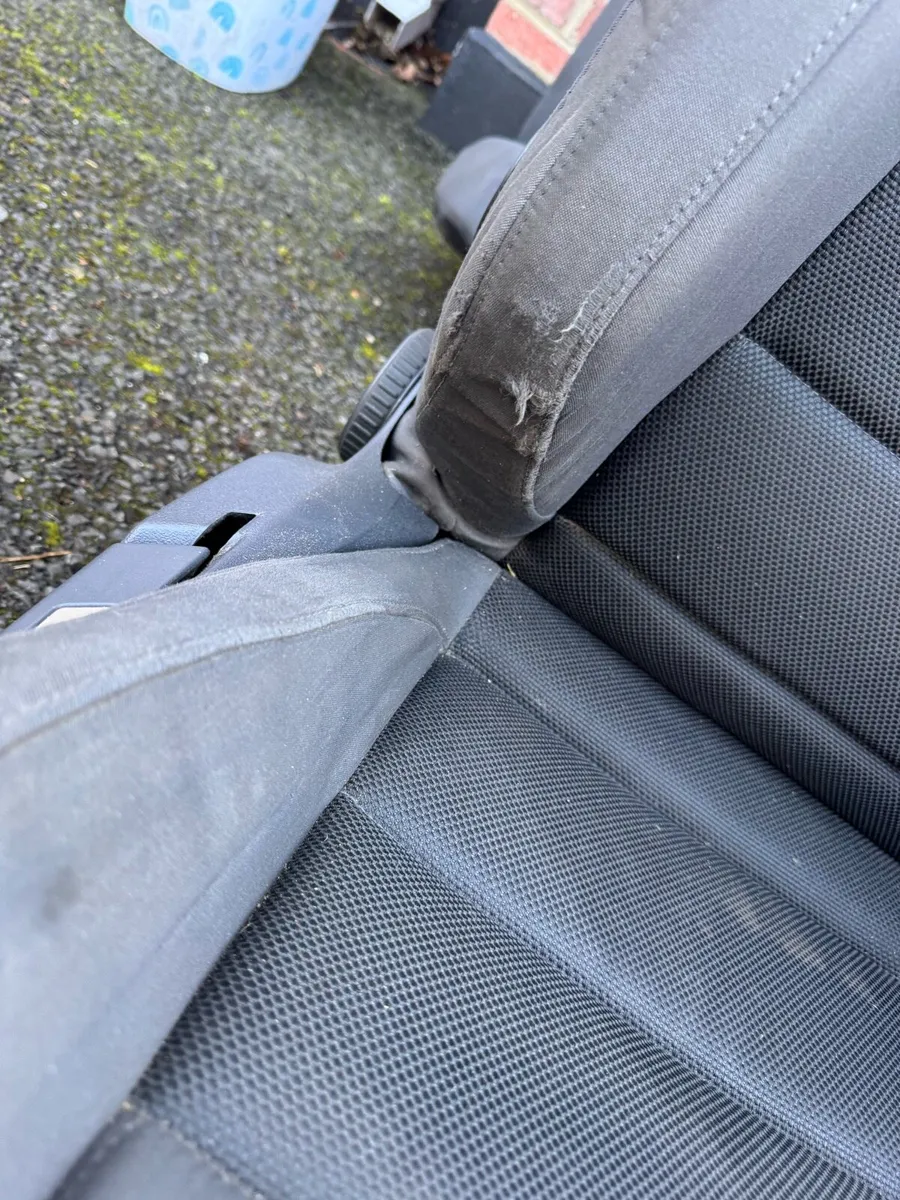 Mk5 golf r32 gti3 door leather and cloth seats - Image 4