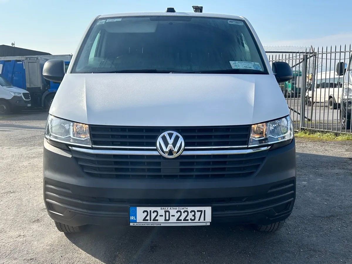 Volkswagen Transporter 2021 - Image 2