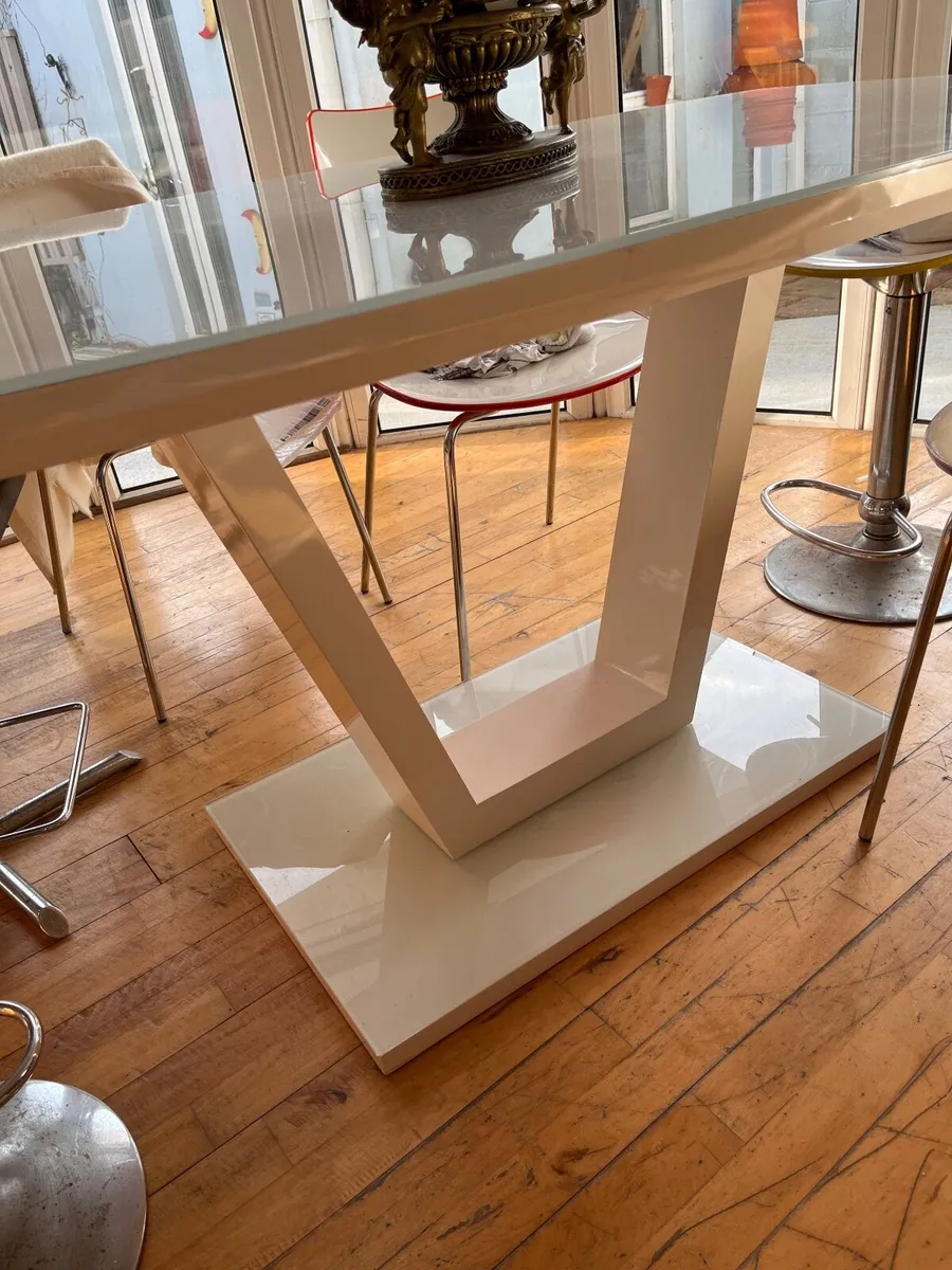 Dining table - Image 3