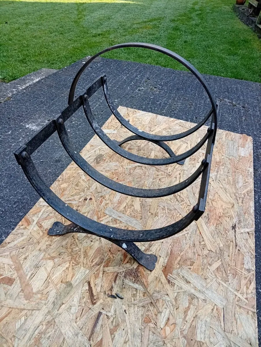 Antique log storage - Image 2