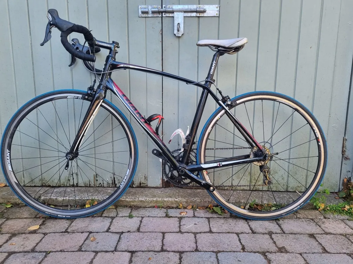 Giant avail road bike - Image 3