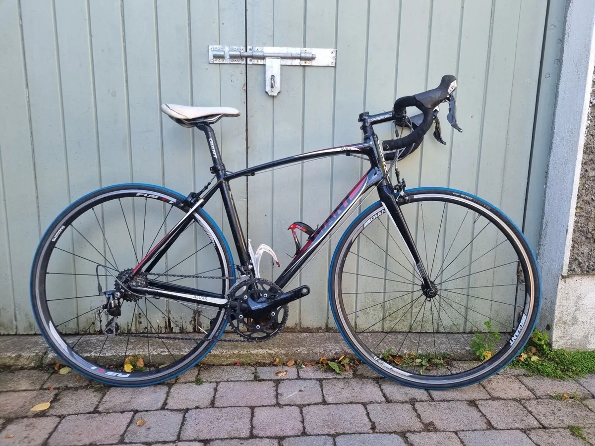 Giant avail road bike - Image 2
