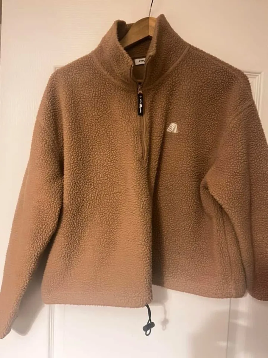 4th arq medium beige fleece