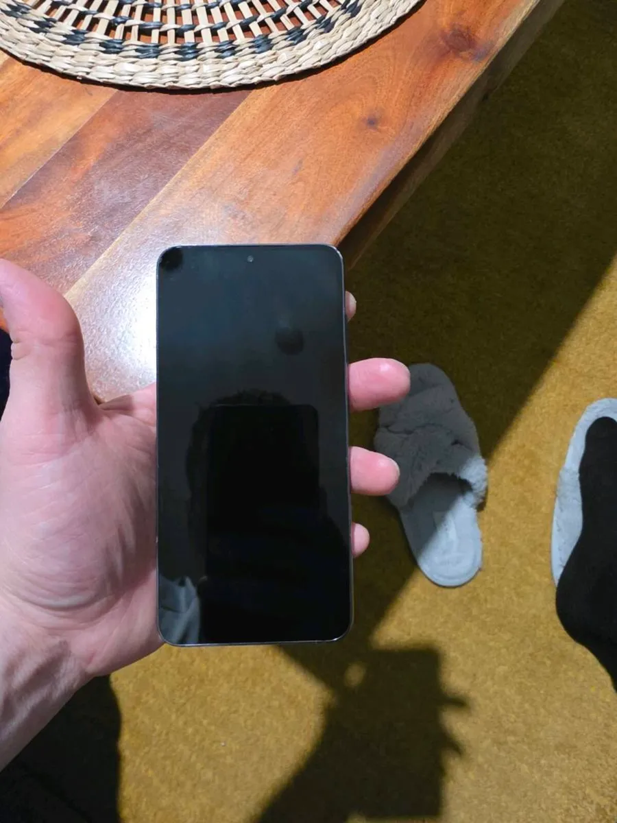 Samsung S23 - Image 3