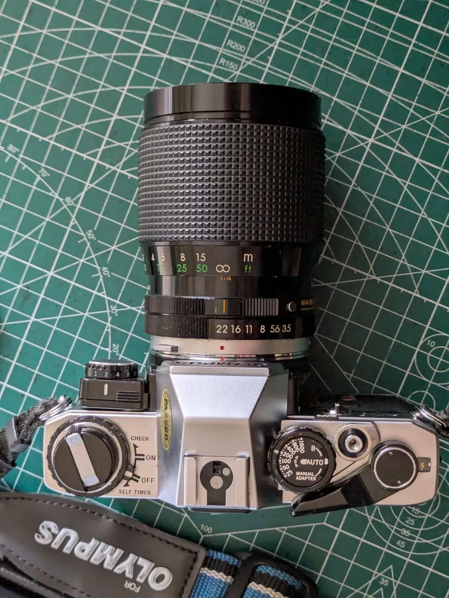 🎞️ Olympus OM10 film SLR + 28-80mm zoom lens - Image 2