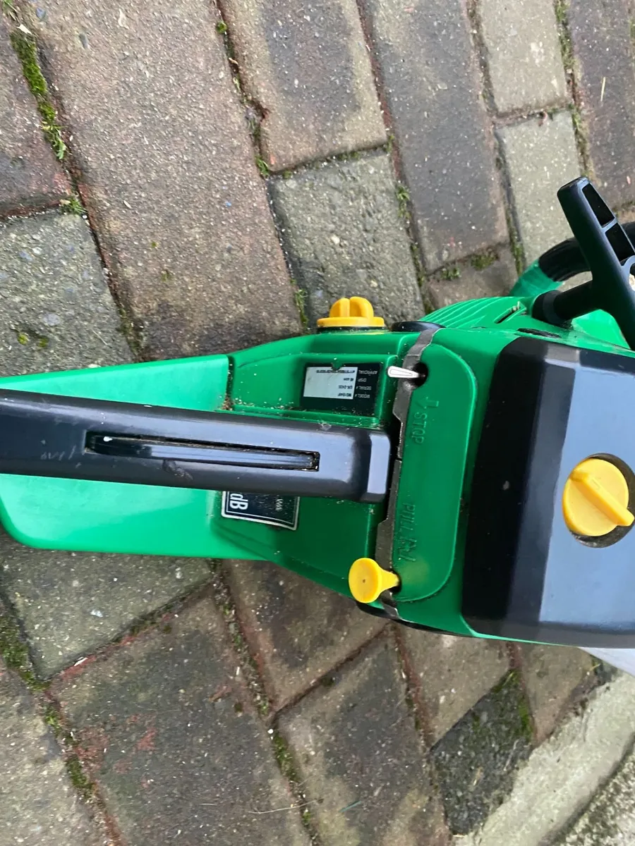 Gardenline petrol chainsaw - Image 1