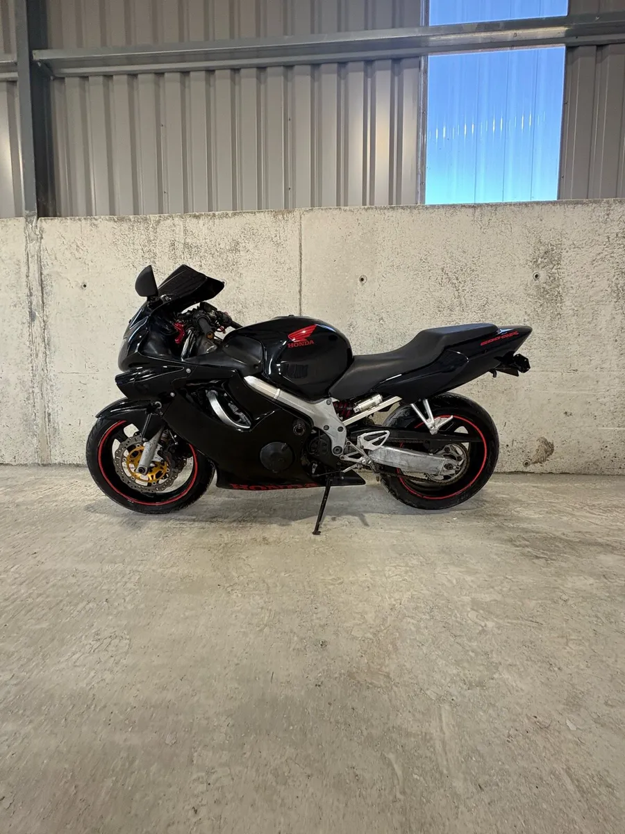 Honda CBR 600 f4 - Image 4