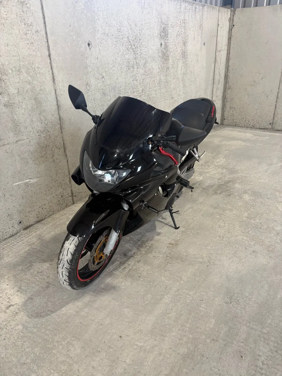 Honda CBR 600 f4 - Image 3