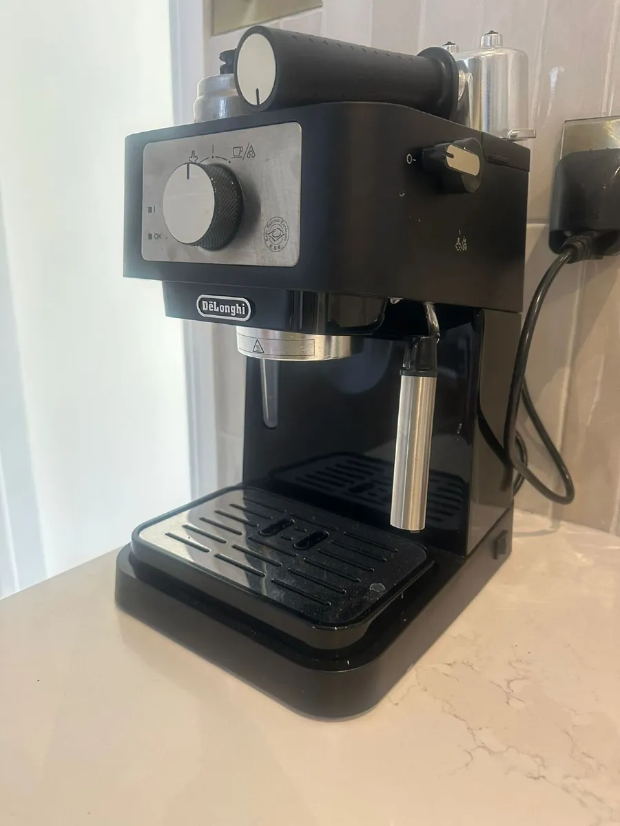 De'Longhi Stilosa Coffee Machine - Image 2