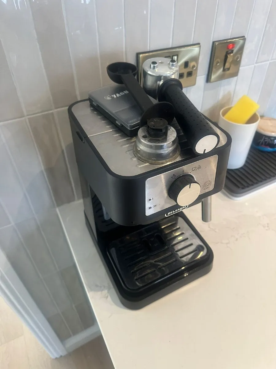De'Longhi Stilosa Coffee Machine - Image 3