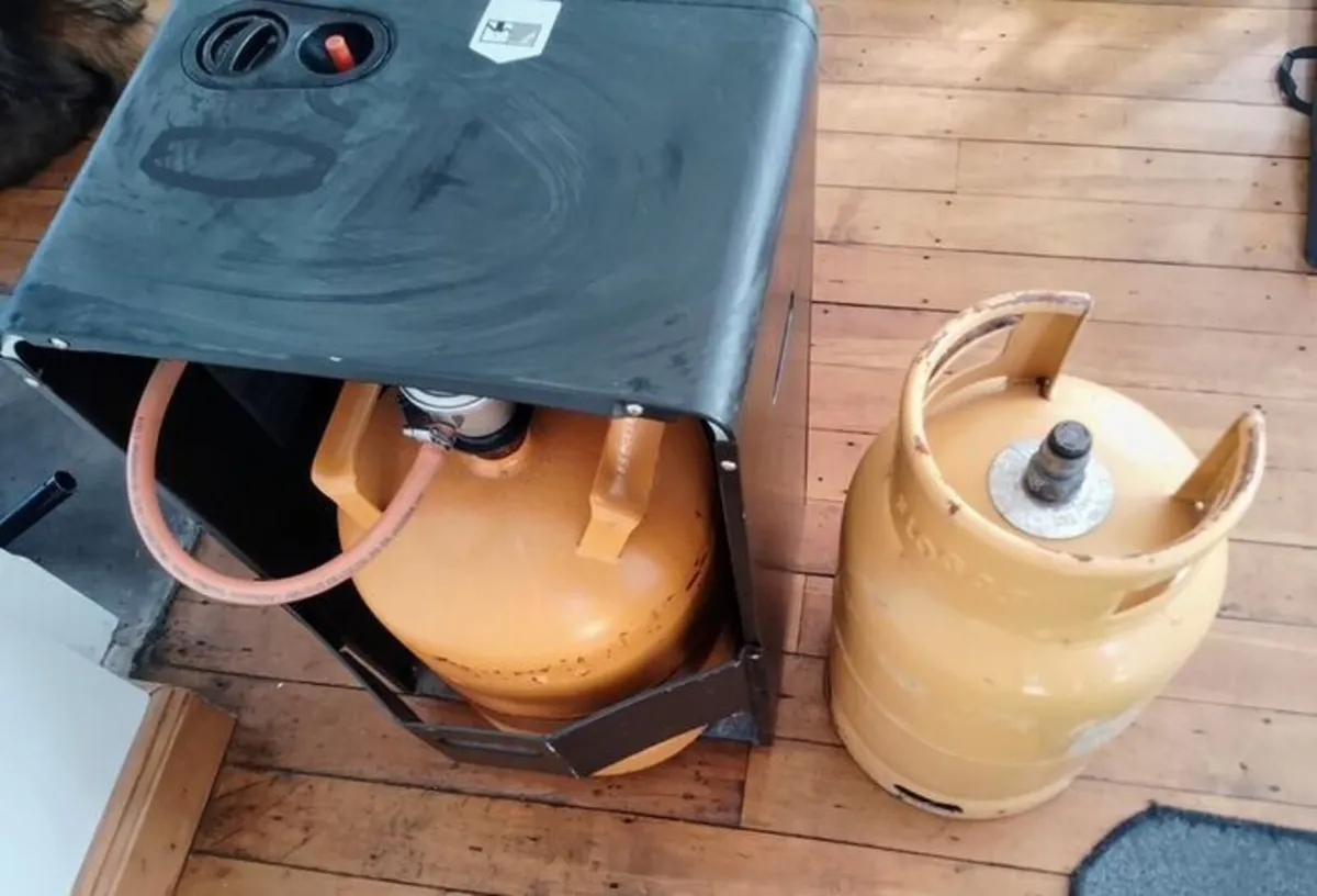 superser plus 2 bottles of gas - Image 3