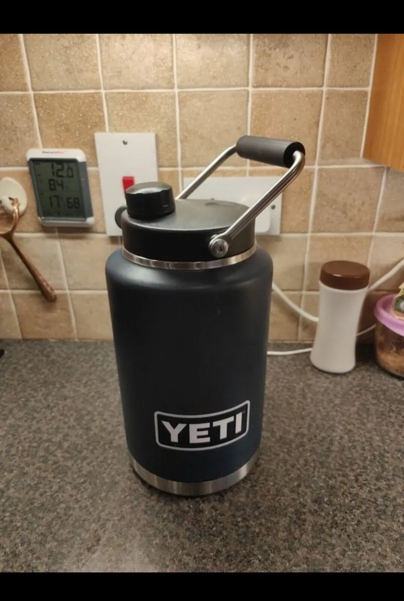 YETI 1 Gallon Jug (3.7L) - Image 1