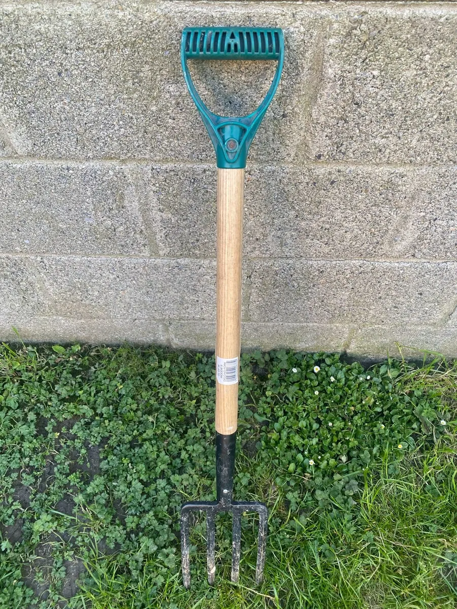 Garden fork in great condition - Image 4