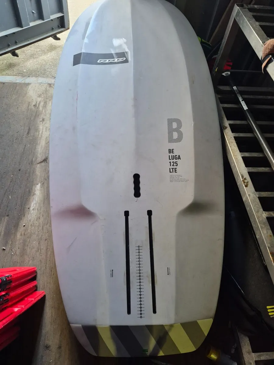 Wingfoil board and Wing. - Image 3