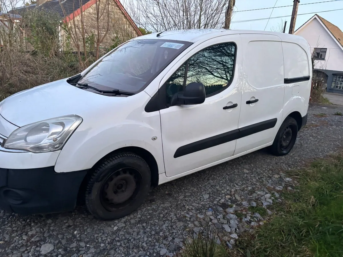 Commercial van - Image 3