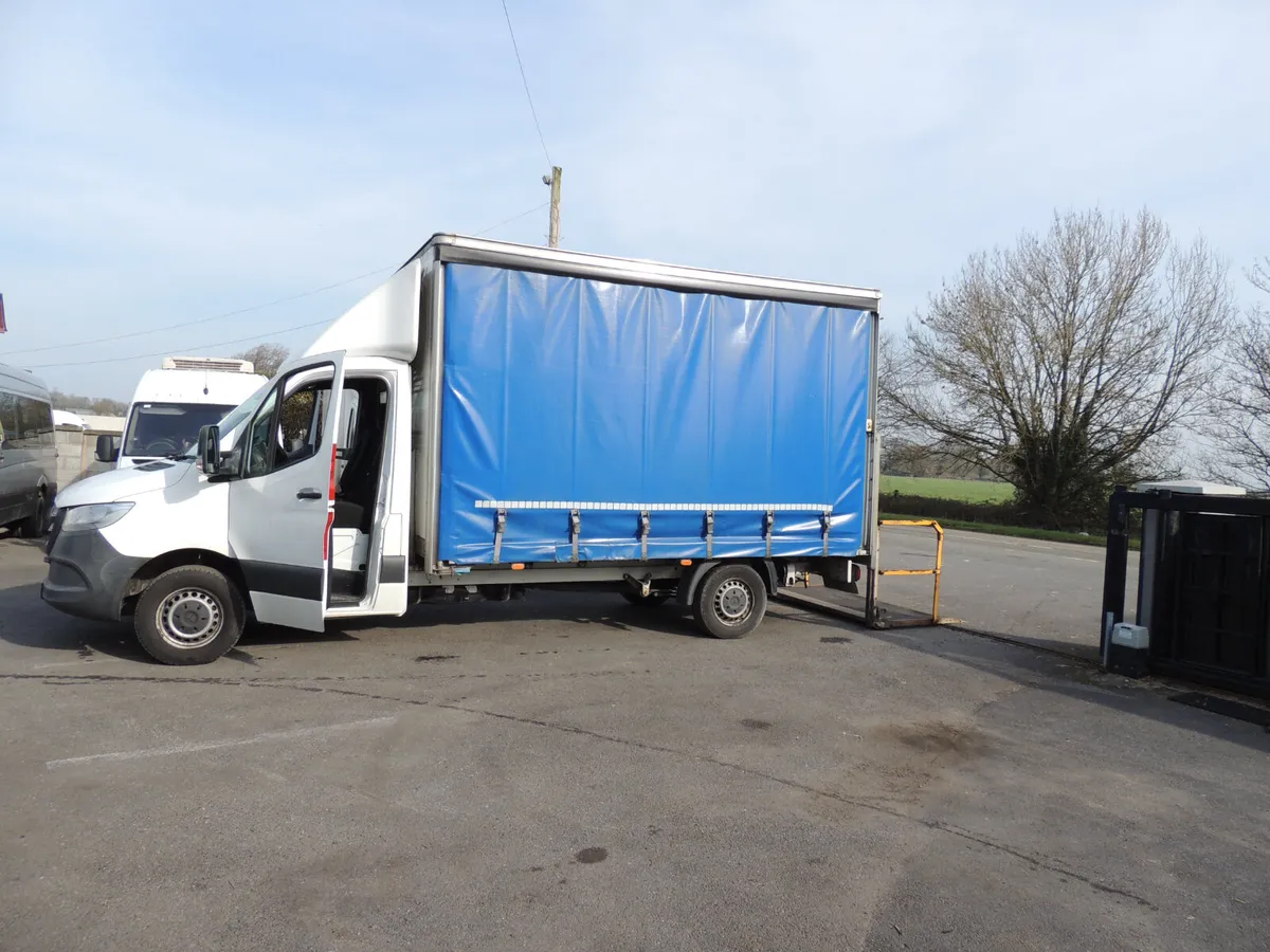 Mercedes-Benz Sprinter CURTAIN SIDE WITH TAIL LIFT - Image 3
