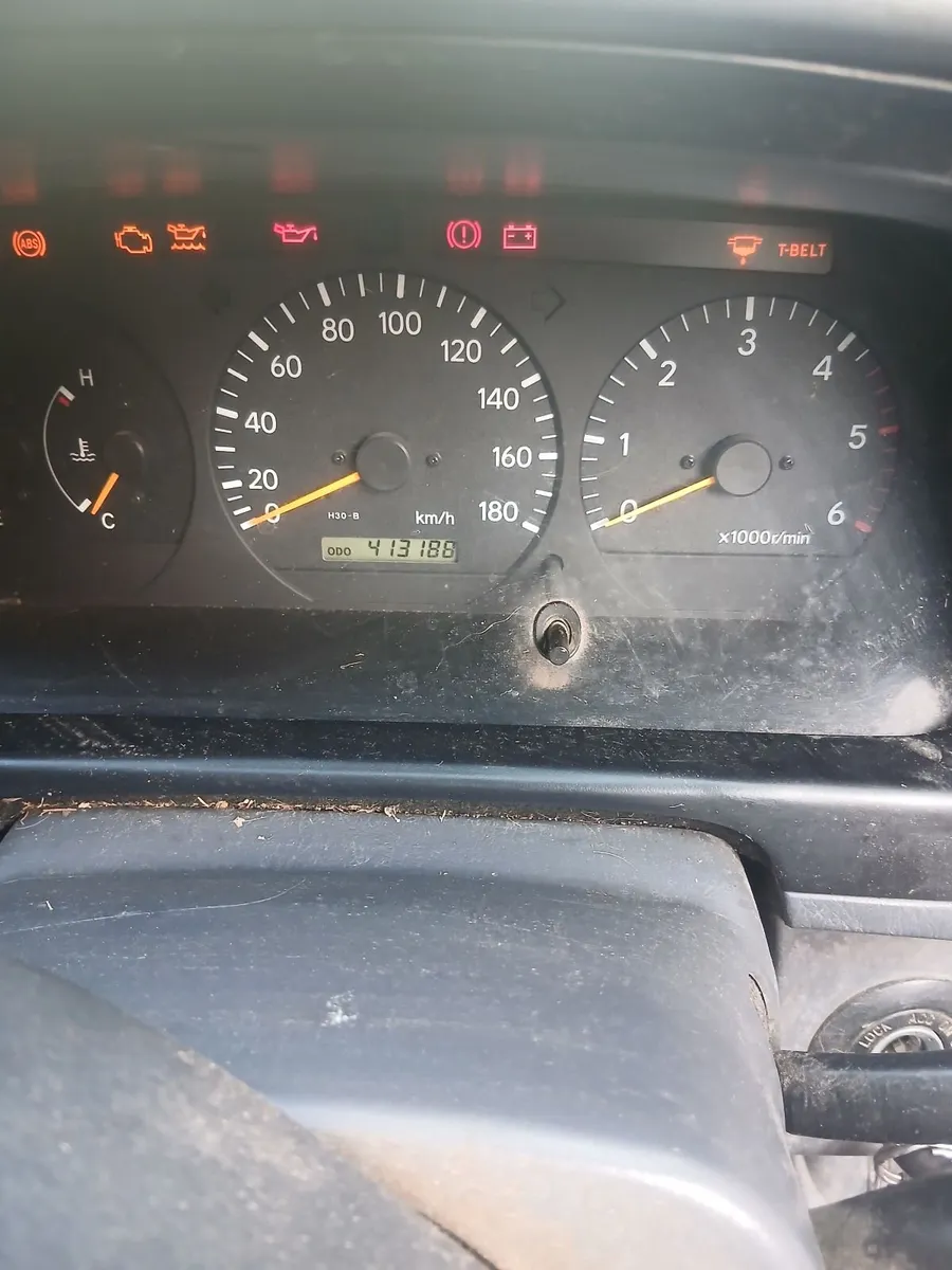 Toyota HiAce 2008 - Image 4