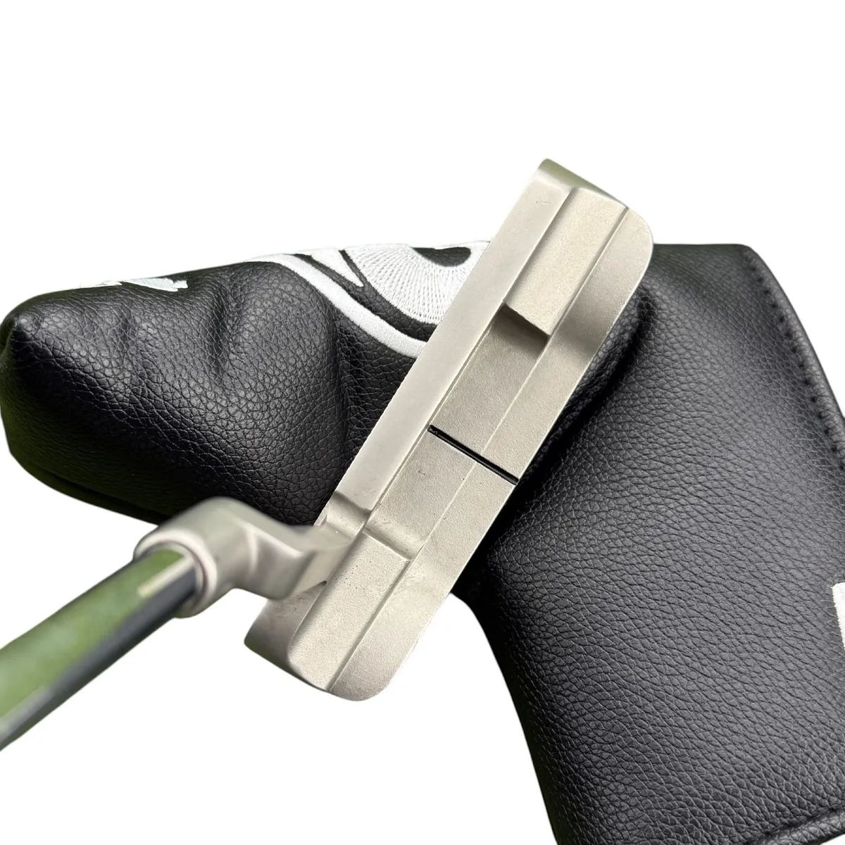 Cobra XL Blade Putter / 34″ - Image 4