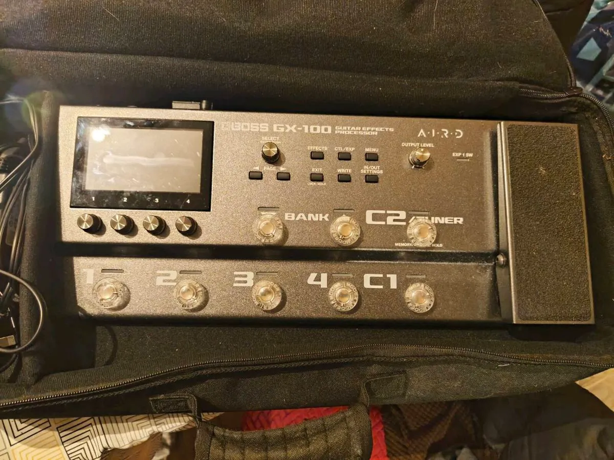 Boss GX100 multi effects unit - Image 1