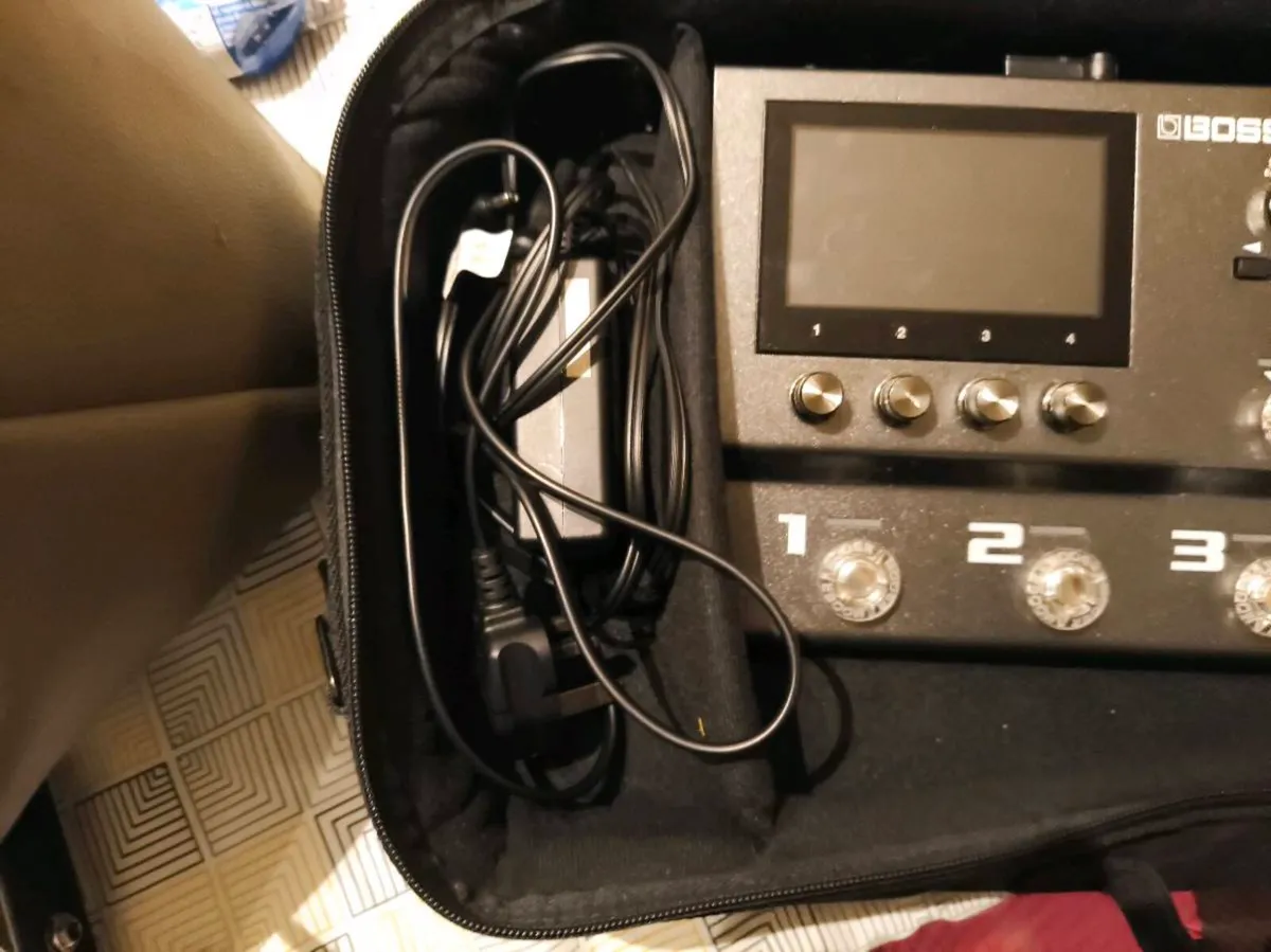 Boss GX100 multi effects unit - Image 3