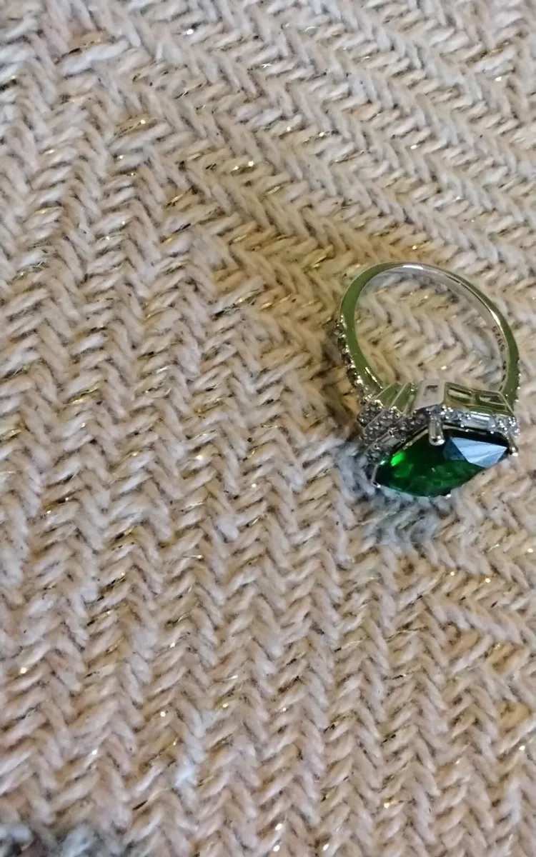 Vintage Stg Silver green & white CZ ring size L - Image 4