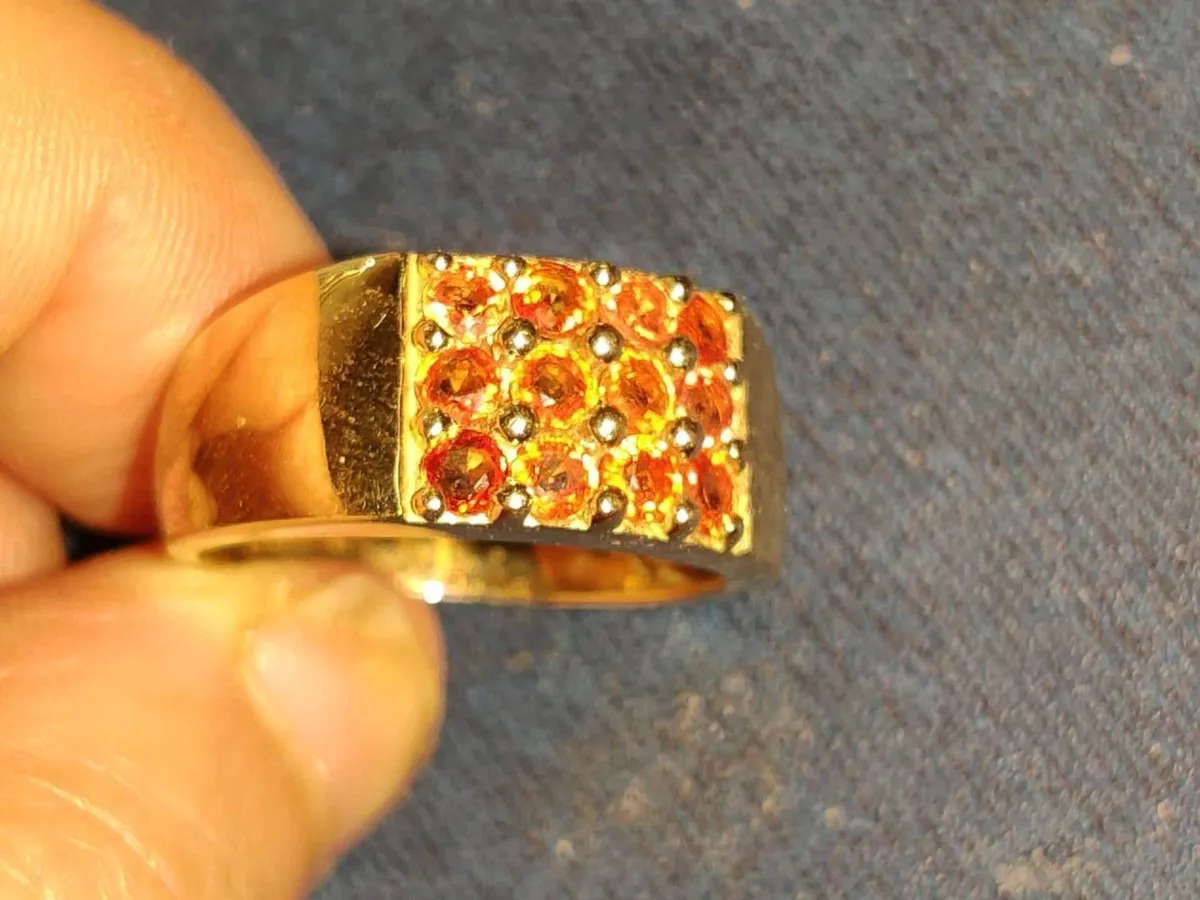 RARE, HUGE ORANGE SAPPHIRES, 9CT Gold 7g Ring ! - Image 1
