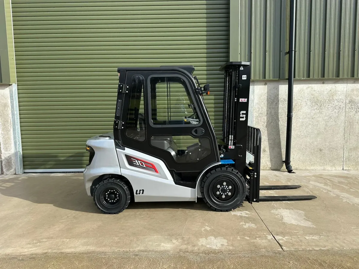 New Unused UN 3 ton forklift - Image 4