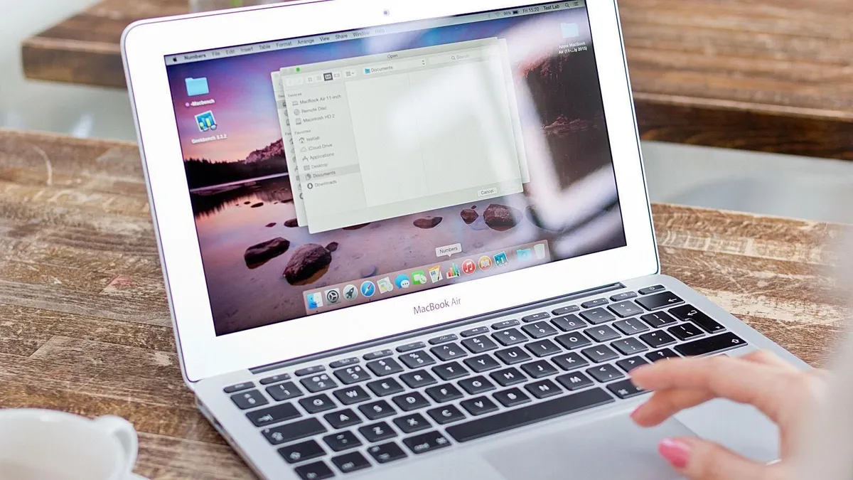 2015 Apple Macbook Air 13" A1466 i5 8GB RAM 256GB - Image 4