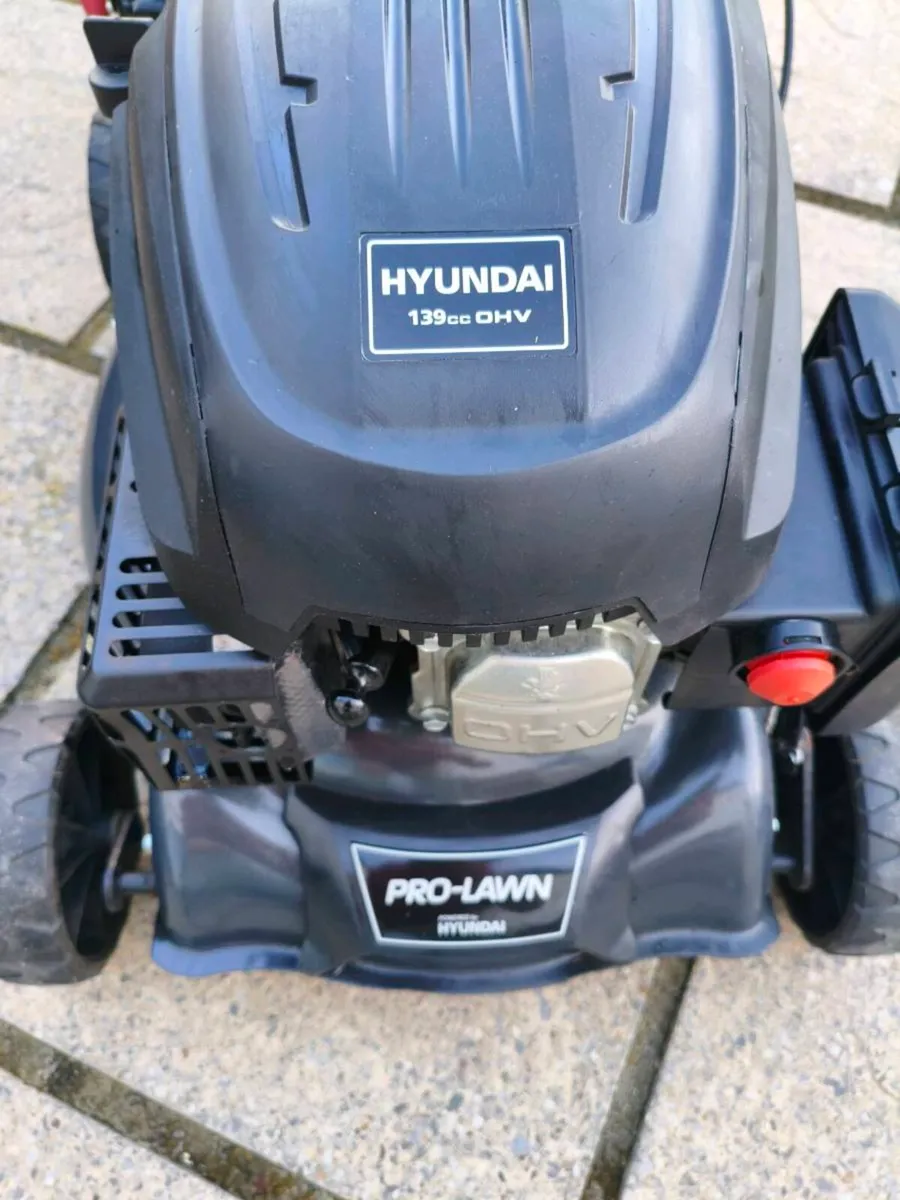 Pro-Lawn 42cm Petrol Mower - Hyundai Engine - Image 2