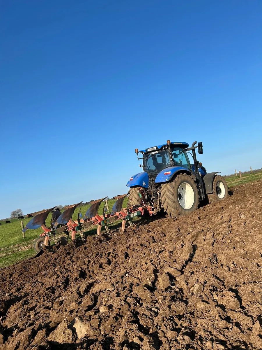 Kverneland ED85 plough - Image 1