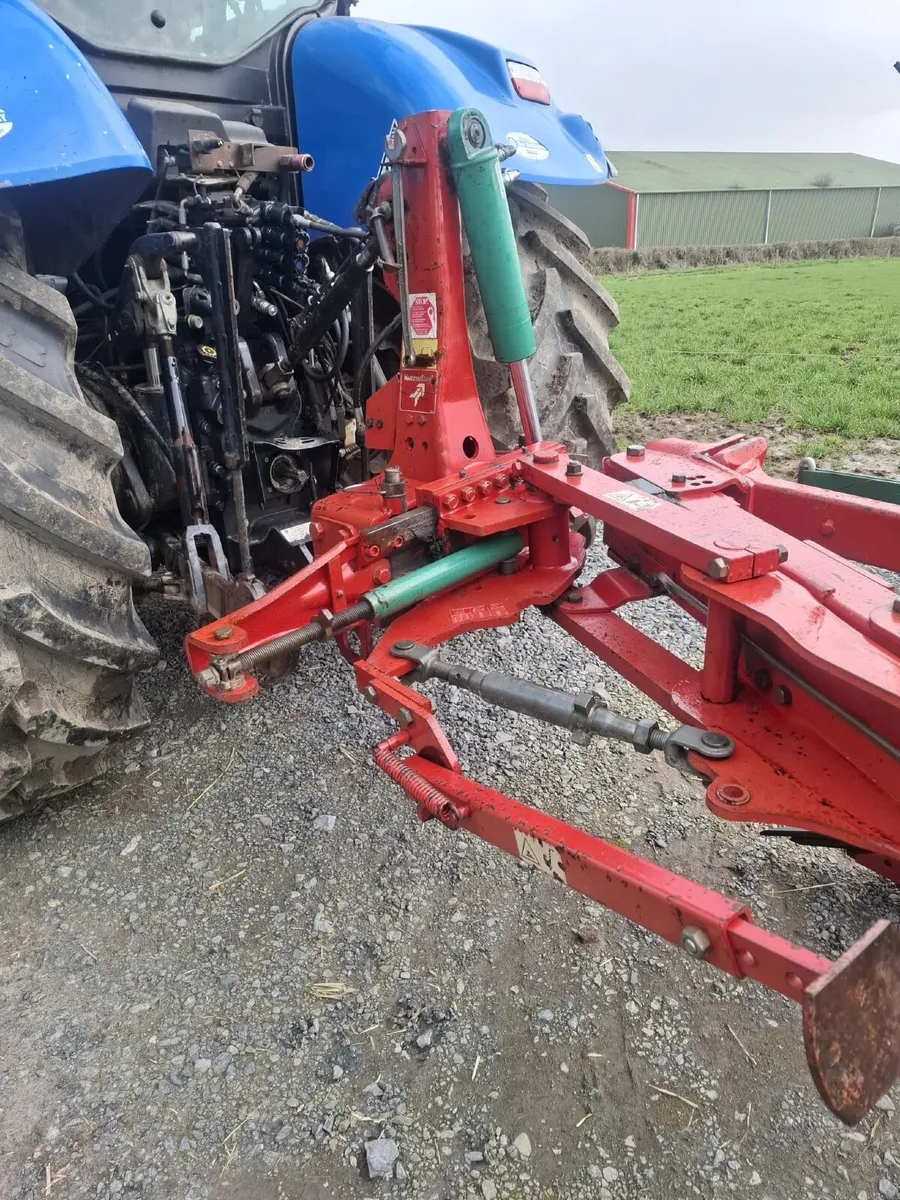 Kverneland ED85 plough - Image 3
