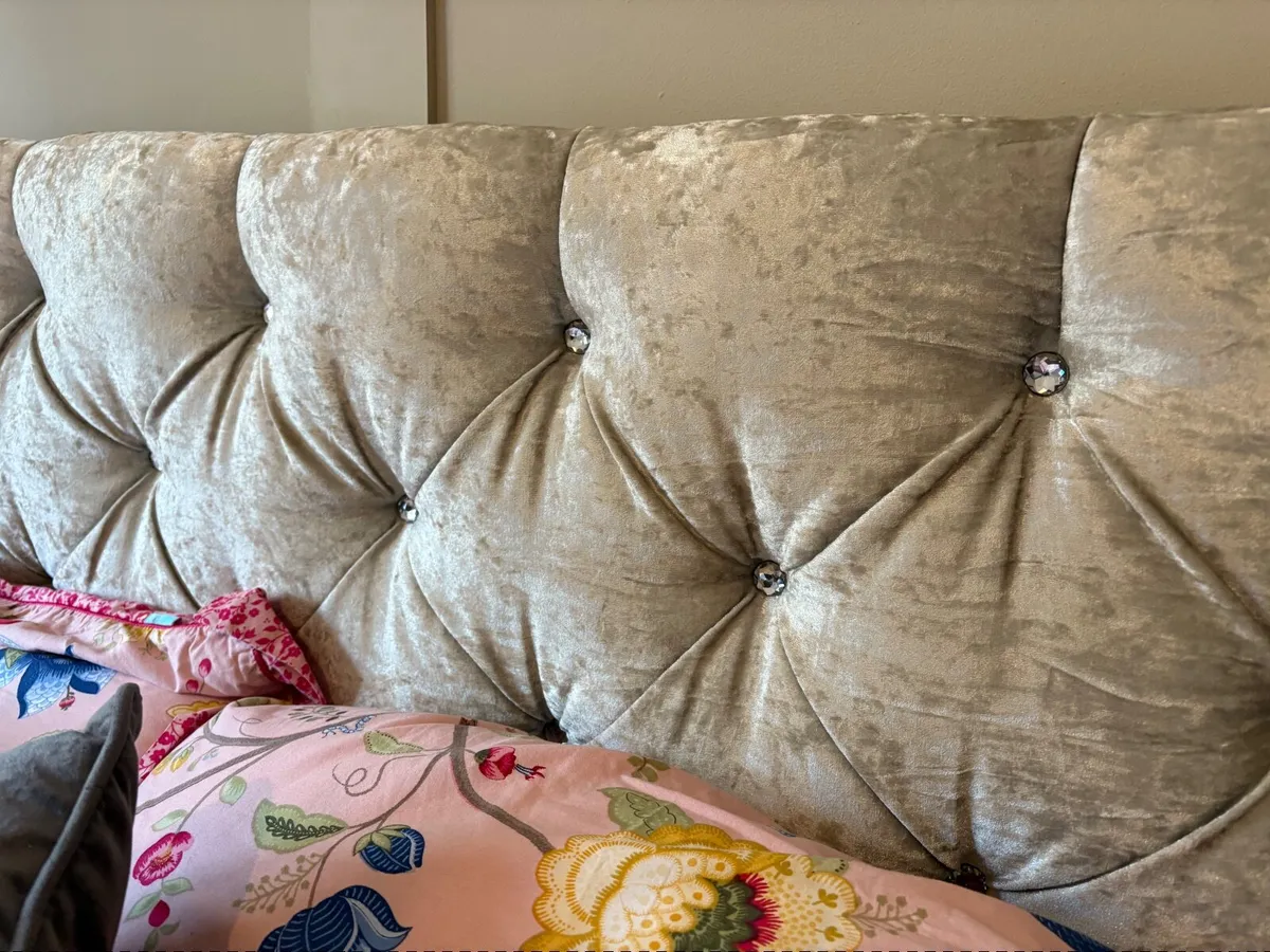 4ft 6” Velvet Crush Double Bed - Image 3